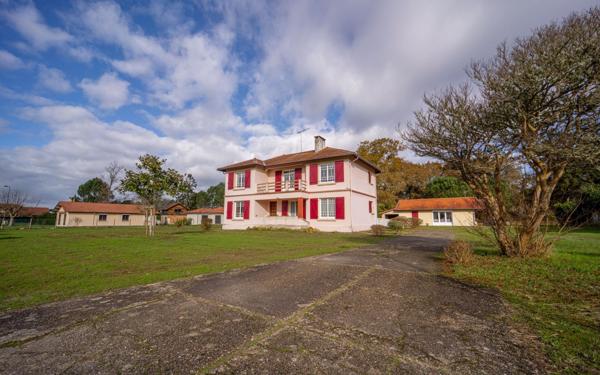 Maison à vendre    5 pièces •  Lit-et-Mixe