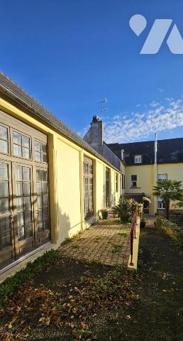 MURS COMMERCIAUX : Ensemble immobilier à 2kms des plages et 200m des commerces