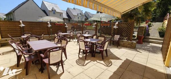 MURS COMMERCIAUX : Ensemble immobilier à 2kms des plages et 200m des commerces