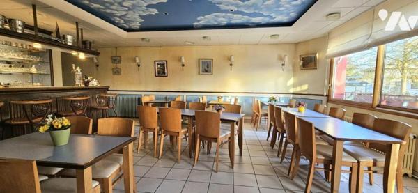 MURS COMMERCIAUX : Ensemble immobilier à 2kms des plages et 200m des commerces