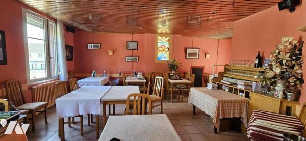 MURS COMMERCIAUX : Ensemble immobilier à 2kms des plages et 200m des commerces