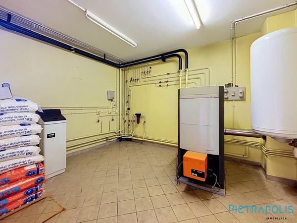 VÉNISSIEUX 69200 (GABRIEL PERI) 10 MIN LYON 8ème – Maison individuelle 130 m² avec 4 Chambres dont studio indépendant, sous-sol complet et terrain clos de 662 m²