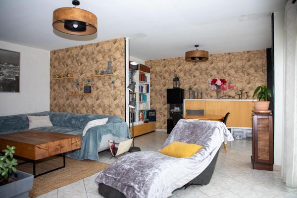 Beau F4 - grand balcon - Box - Parc arboré - DPE "D"