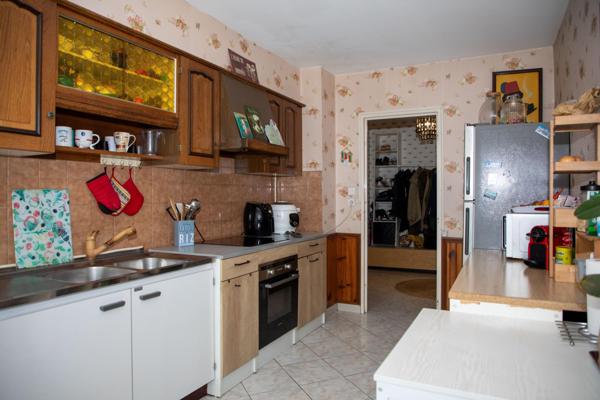 Beau F4 - grand balcon - Box - Parc arboré - DPE "D"