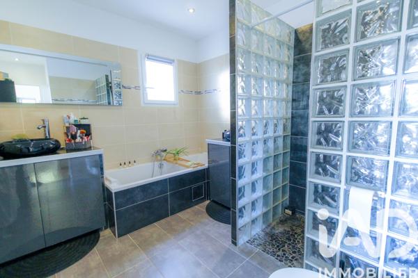 Maison à vendre 6 pièces 157 m² Puget-sur-Argens