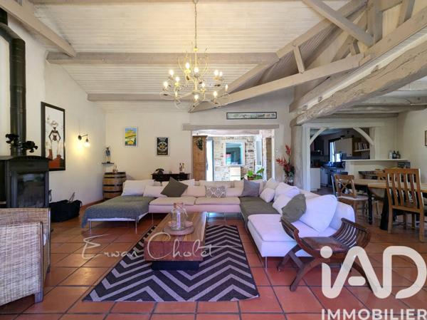 Maison à vendre 5 pièces 199 m² Saint-Étienne-de-Montluc
