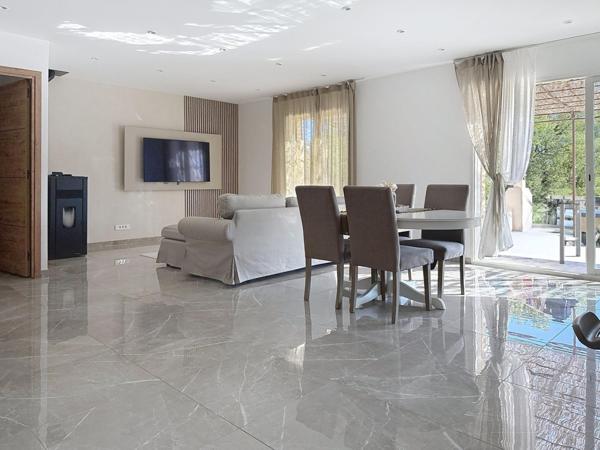 Maison  122m² avec piscine  sur 1738m² de terrain à Lorgues(83510)