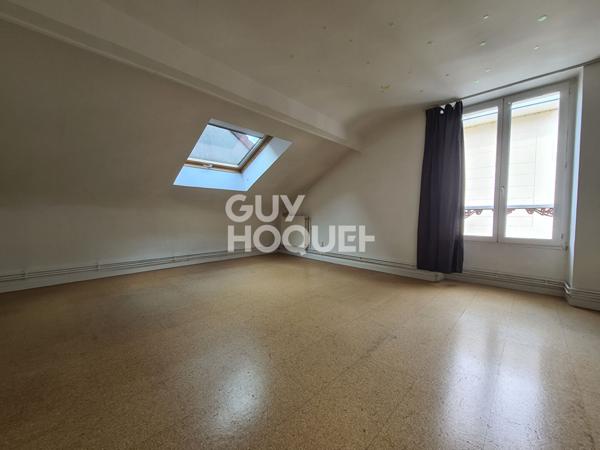 2P Dernier étage - atypique - cave