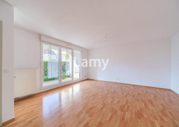 Appartement 3 pièces en rez-de-chaussée avec terrasse et garage