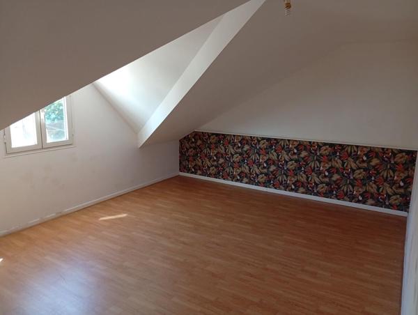 Maison F4 à Etage + dépendance avec Terrasse à Rénover 229 000€