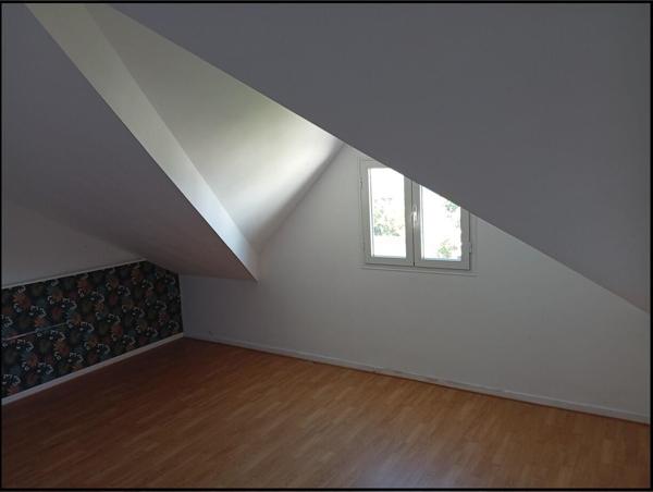 Maison F4 à Etage + dépendance avec Terrasse à Rénover 229 000€