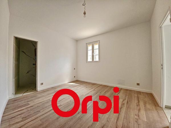 Appartement à vendre    3 pièces • 92 m2 Bandol