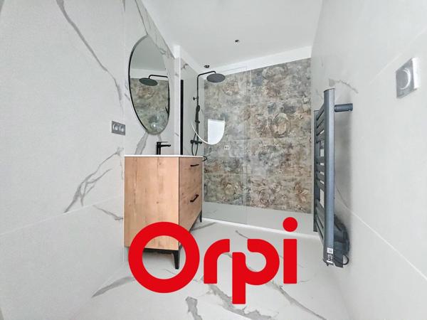 Appartement à vendre    3 pièces • 92 m2 Bandol