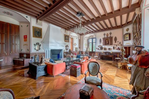 Monumental château ISMH à vendre dans le Berry