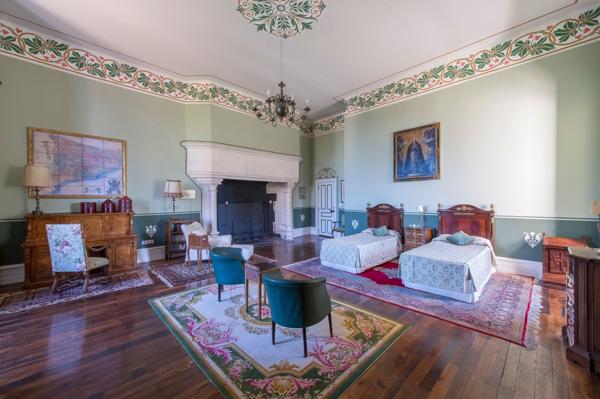 Monumental château ISMH à vendre dans le Berry
