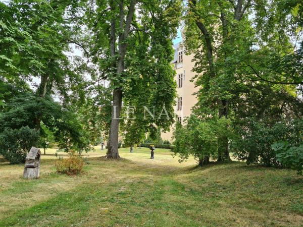 Monumental château ISMH à vendre dans le Berry