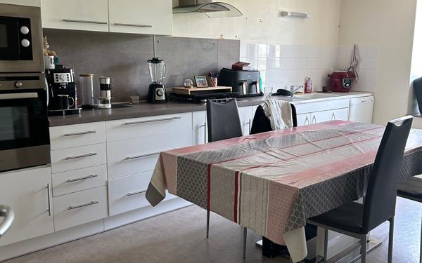 Appartement à louer    4 pièces •  Èvres