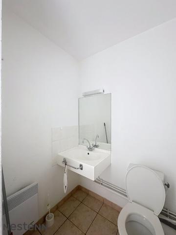 Studio - avec stationnement - proche écoles à Saint-Etienne