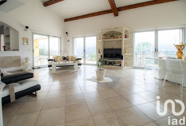 Maison 10 pièces de 370 m² à Colomars (06670)