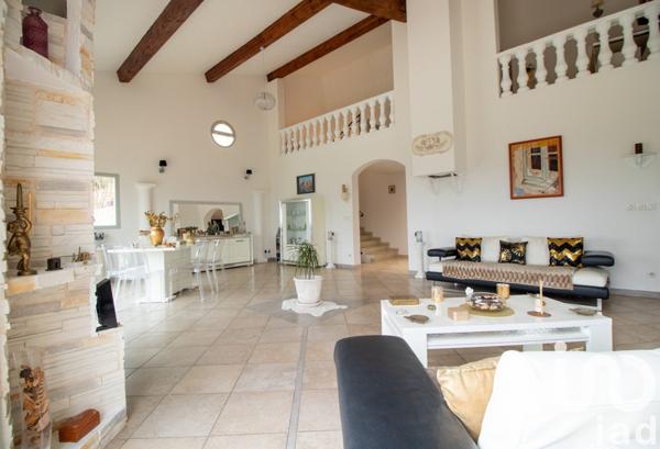 Maison 10 pièces de 370 m² à Colomars (06670)