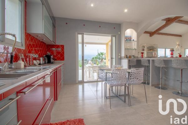 Maison 10 pièces de 370 m² à Colomars (06670)