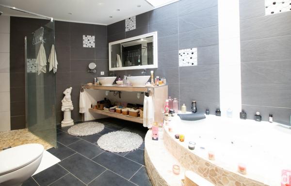 Maison 10 pièces de 370 m² à Colomars (06670)