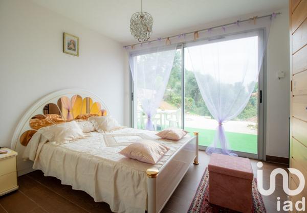 Maison 10 pièces de 370 m² à Colomars (06670)