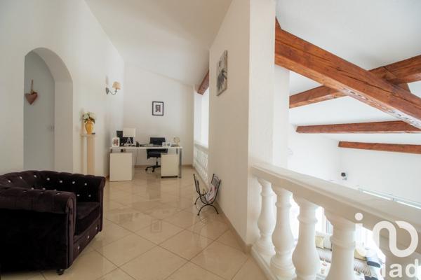 Maison 10 pièces de 370 m² à Colomars (06670)