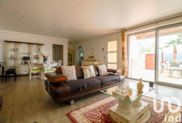 Maison 10 pièces de 370 m² à Colomars (06670)