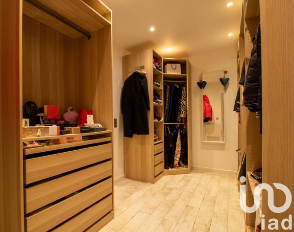 Maison 10 pièces de 370 m² à Colomars (06670)