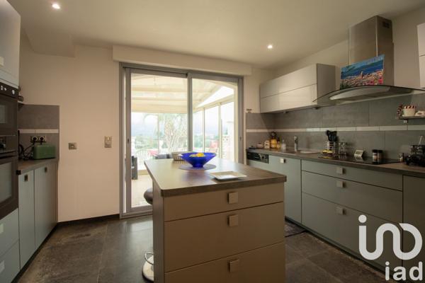 Maison 10 pièces de 370 m² à Colomars (06670)