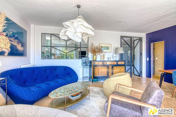 Versailles Rive-Droite Appartement 5 pièces 138.32 m² au sol situé au 1er étage avec ascenseur, balcon de 14 m² cave et parking €970 000 ** - Référence 27450
