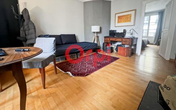Appartement à vendre    3 pièces • 58 m2 Paris 10