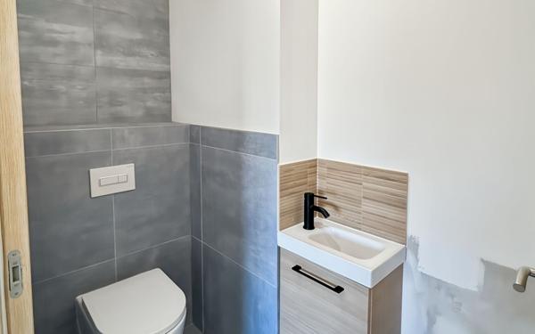 Maison à louer    4 pièces •  Saint-Donat-sur-l'Herbasse