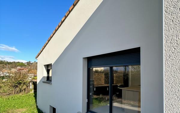 Maison à louer    4 pièces •  Saint-Donat-sur-l'Herbasse