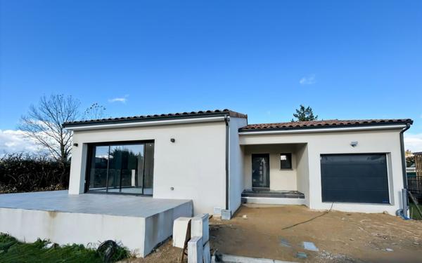 Maison à louer    4 pièces •  Saint-Donat-sur-l'Herbasse