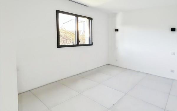 Maison à louer    4 pièces •  Saint-Donat-sur-l'Herbasse