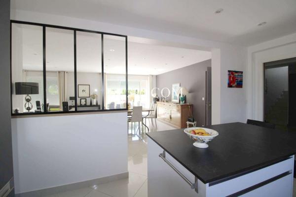 Maison 6 pièce(s) 4 chambre(s) 172 m²