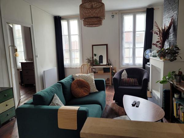 ROCHEFORT hyper centre appartement au 2ème de 57 m² de type 3 avec cave privative