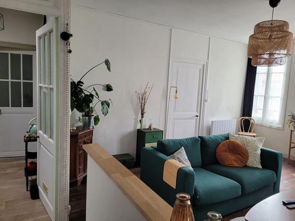 ROCHEFORT hyper centre appartement au 2ème de 57 m² de type 3 avec cave privative