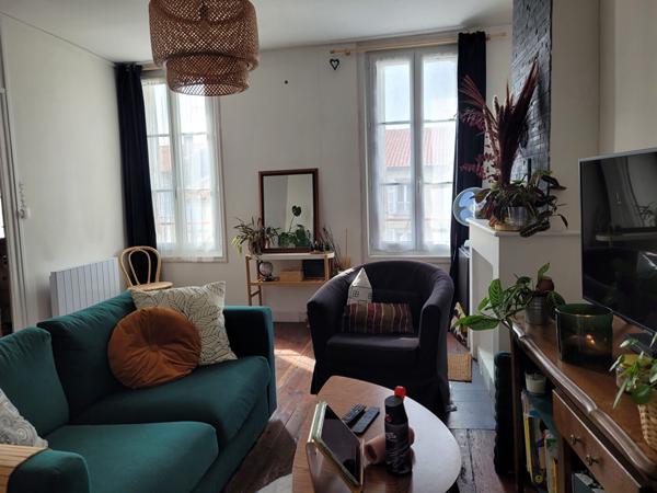 ROCHEFORT hyper centre appartement au 2ème de 57 m² de type 3 avec cave privative