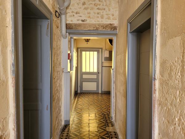 ROCHEFORT hyper centre appartement au 2ème de 57 m² de type 3 avec cave privative