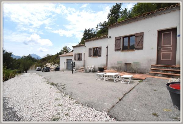 Immeuble à vendre DEMANDOLX Gorges du Verdon plusieurs appartements