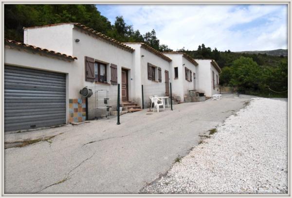 Immeuble à vendre DEMANDOLX Gorges du Verdon plusieurs appartements