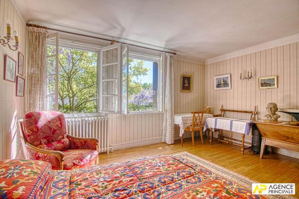 Le Chesnay Parc Aubert - Maison ancienne 130 m² habitables sur parcelle d'environ 400 m² 850 000 € **  - Référence  27937