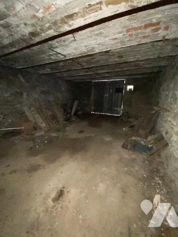 En exclusivité, maison de ville mitoyenne avec grande terrasse de 50m² environ et dépendances, datan