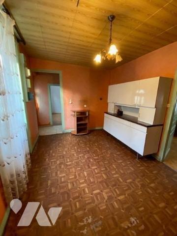 En exclusivité, maison de ville mitoyenne avec grande terrasse de 50m² environ et dépendances, datan