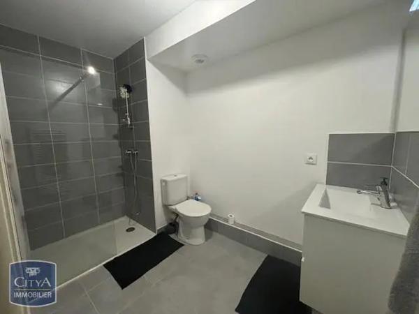 Appartement à louer 2 pièces 42.7m² Frontignan (34110)
