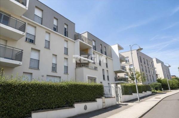 Grand F3 dans un immeuble de standing, où il fait bon vivre, avec terrasse et parking
