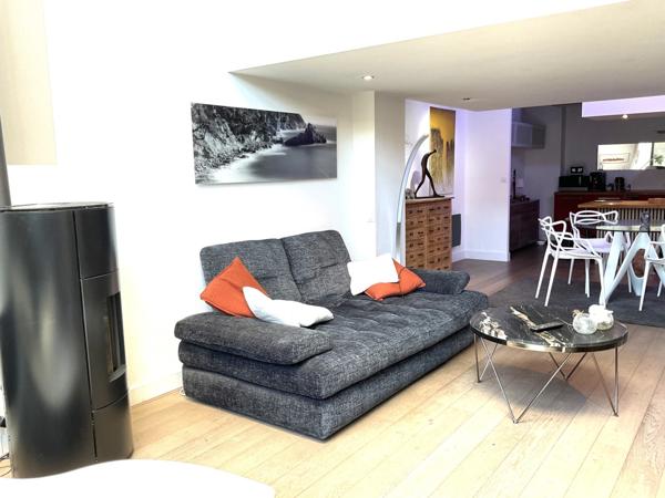 LOFT de 87 m2 avec parking et terrasse, en rez de chaussée